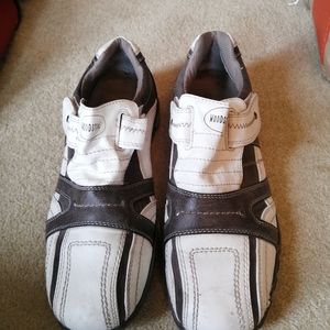 Men's casual shoes